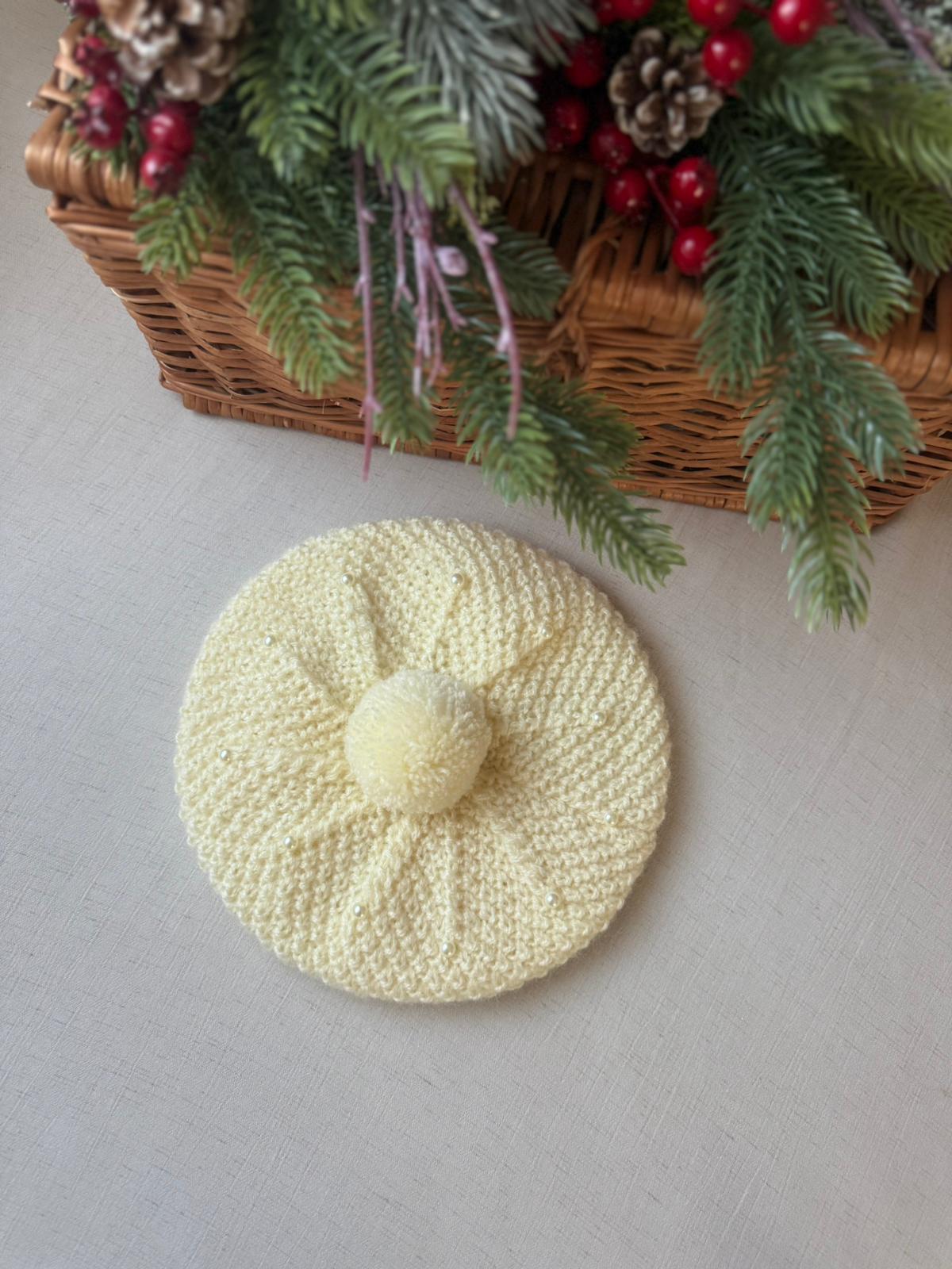 Beretă tricotată Thea alba